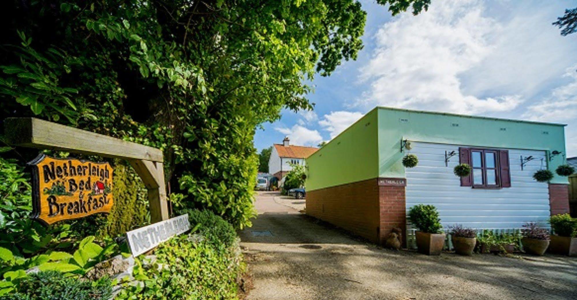 Countryside Retreat: Cosy Room with Fireplace and Balcony Views Axminster Exterior photo
